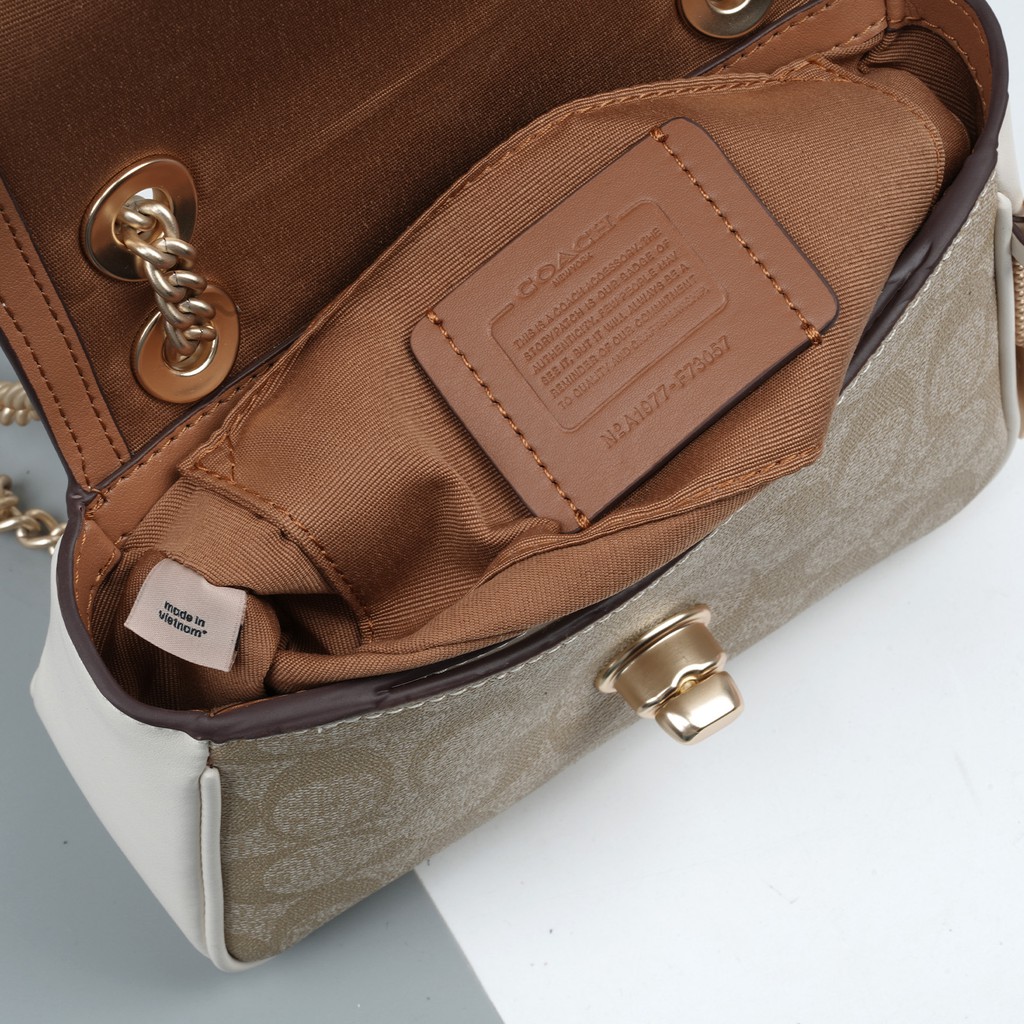 Túi đeo chéo nữ Coach Mini Cassidy Crossbody Signature Canvas With Floral  Applique Light F73057