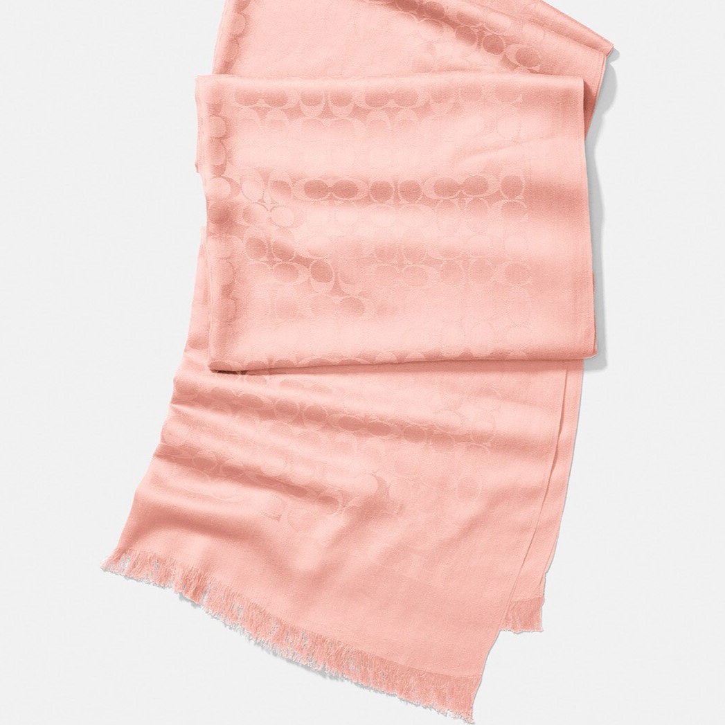 KHĂN QUẤN CỔ COACH BLUSH SIGNATURE TEXTURED STOLE WITH TASSELS 2