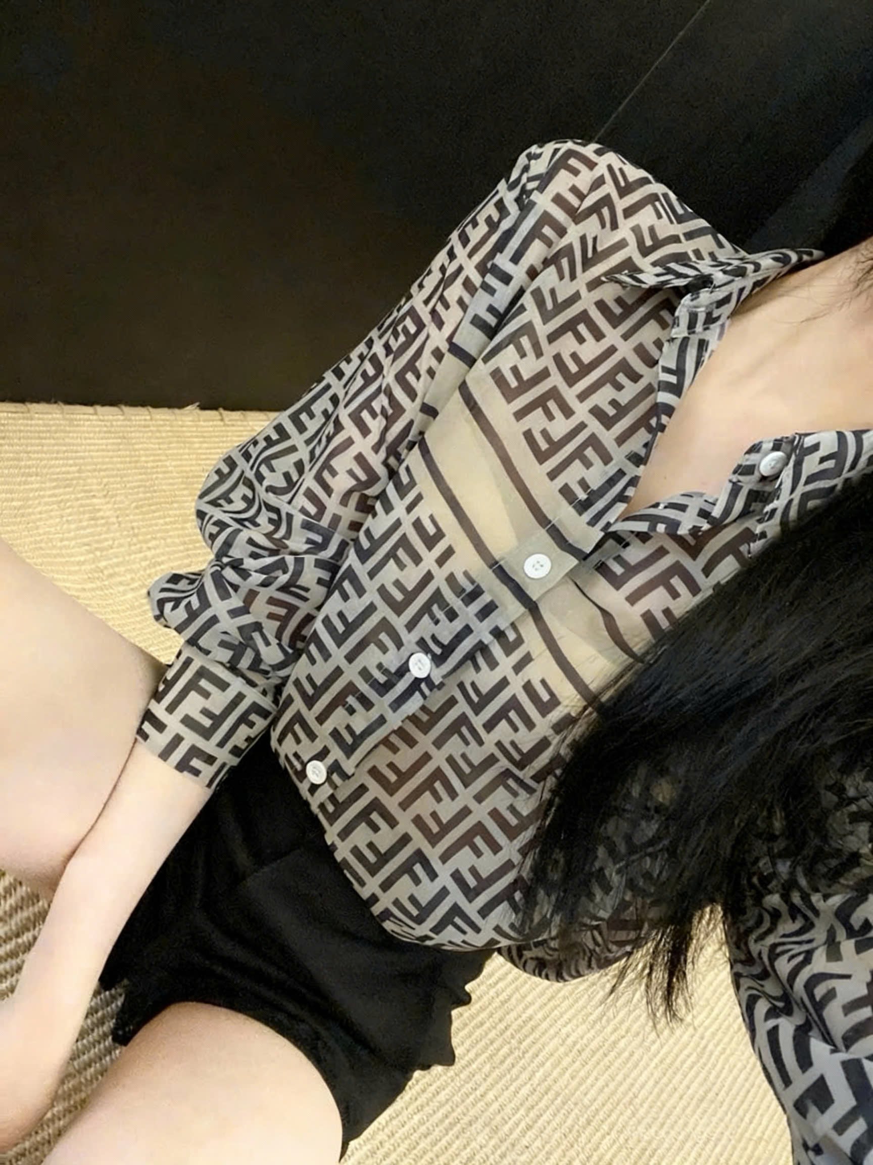 Áo sơ mi nâu tay dài họa tiết hãng Fendi 4