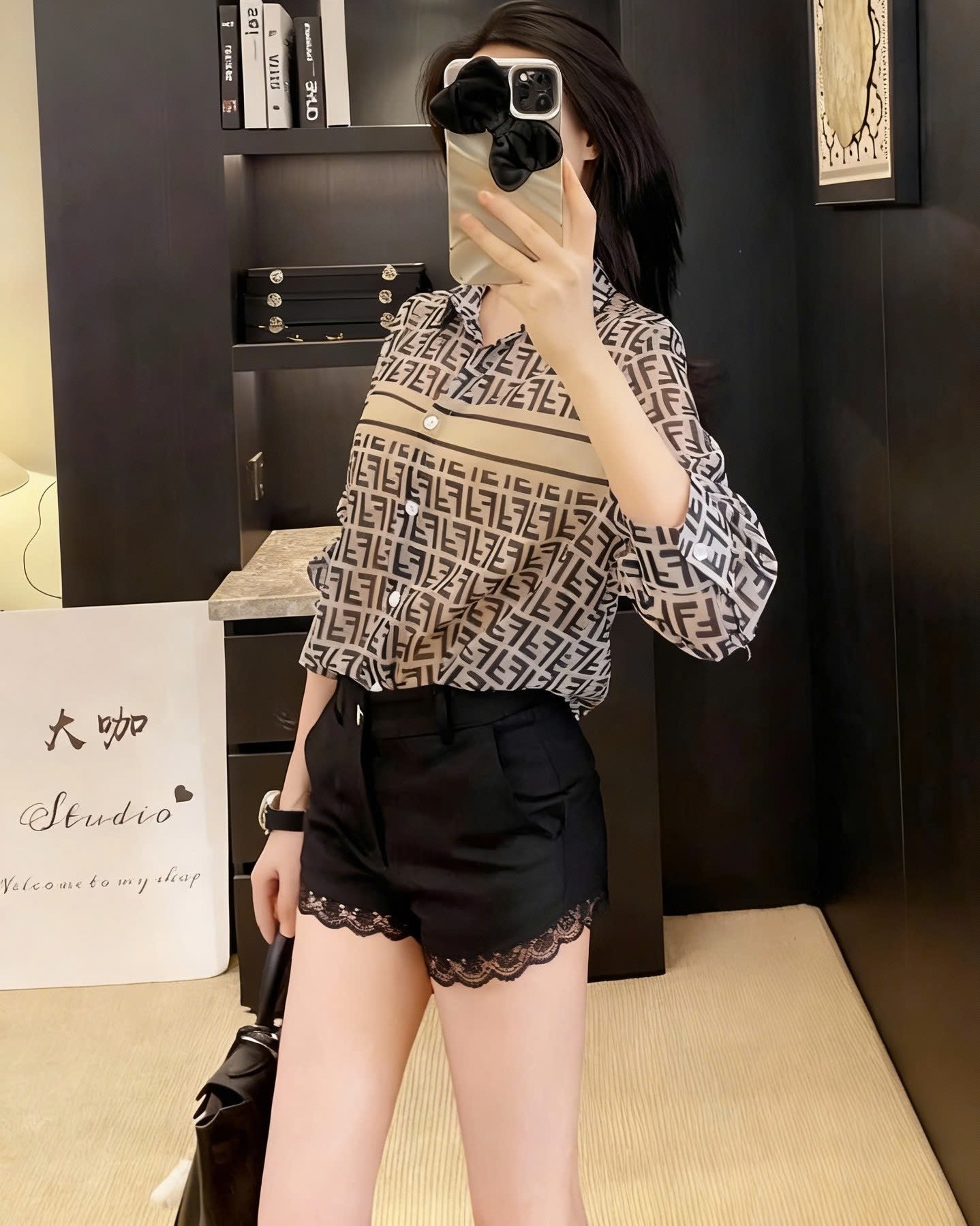 Áo sơ mi nâu tay dài họa tiết hãng Fendi 6