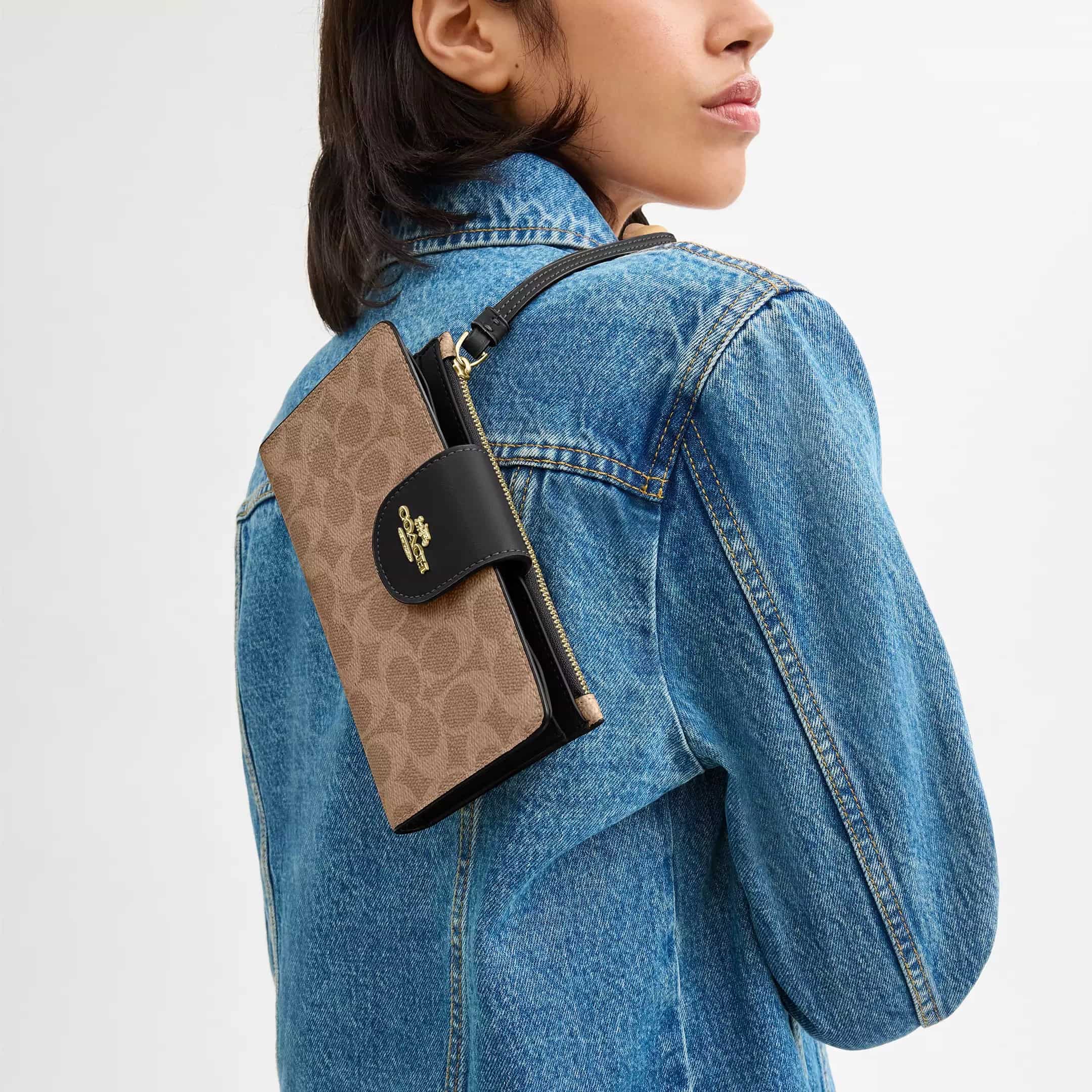 Ví Coach nữ Phone Wallet In Signature Canvas Tan Black CW780 1