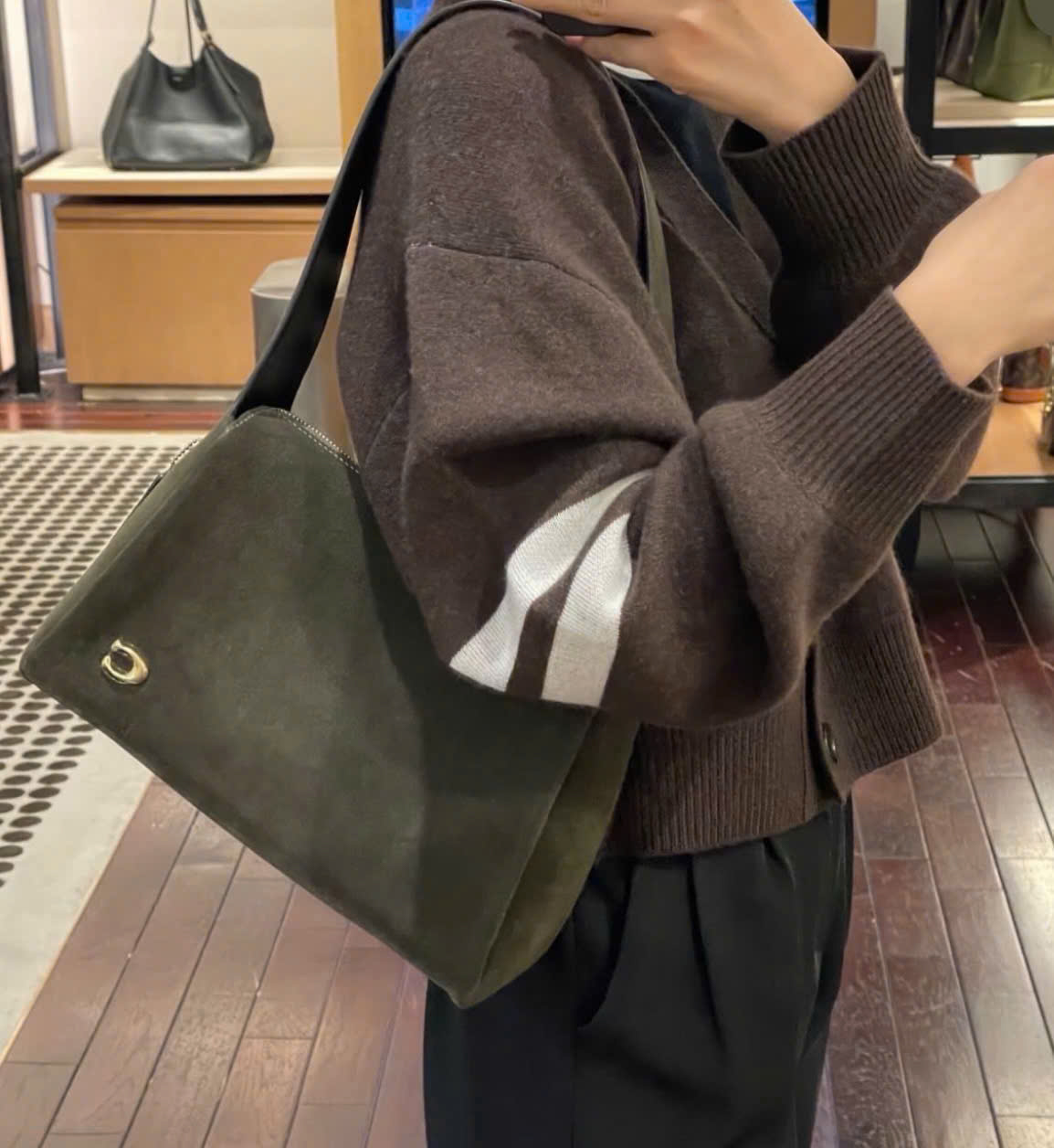 Túi đeo vai Coach Lola Shoulder Bag Green CCC48 4