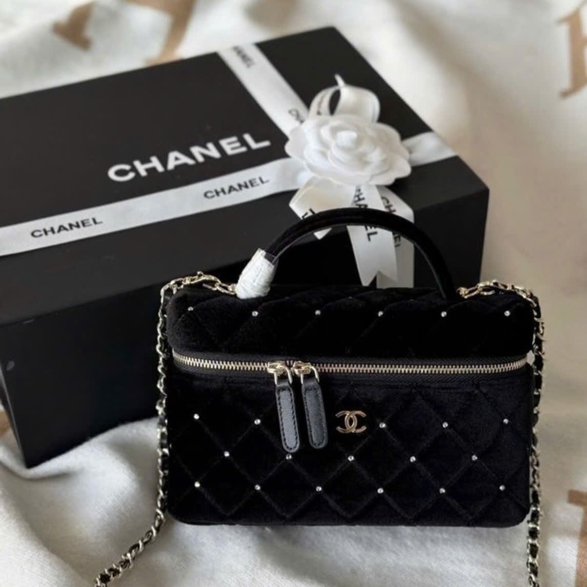 Túi Chanel Vanity with Chain Velvet Diamanté Gold-Tone Metal 4