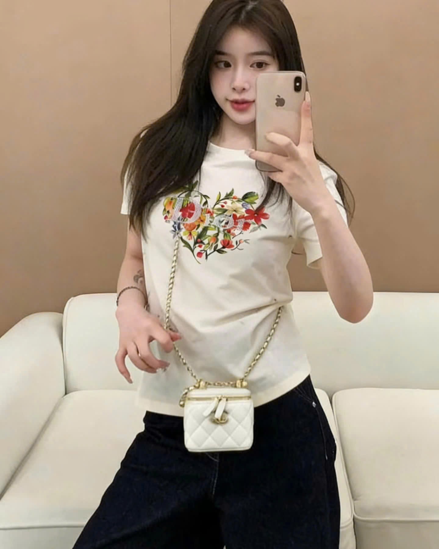 Áo Dior Dioramour Fitted T-Shirt White Cotton Jersey with Multicolor Floral Heart Motif 6