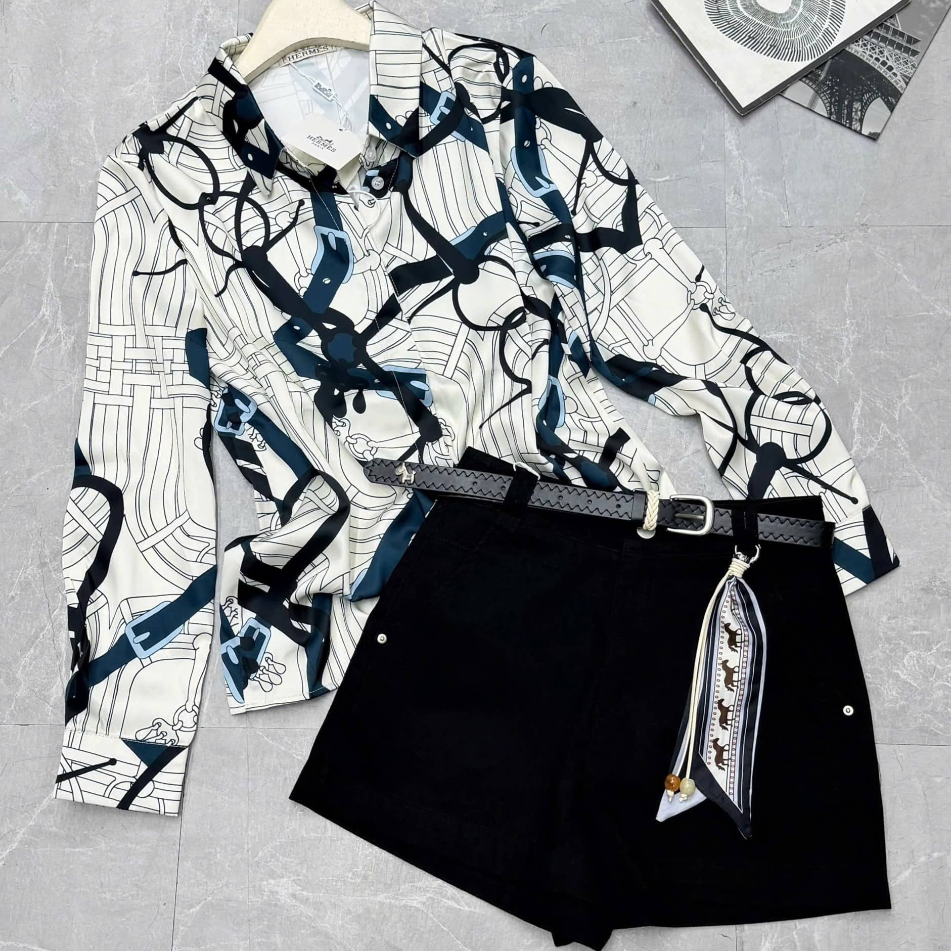 Áo sơ mi lụa họa tiết trắng đen Hermes 3
