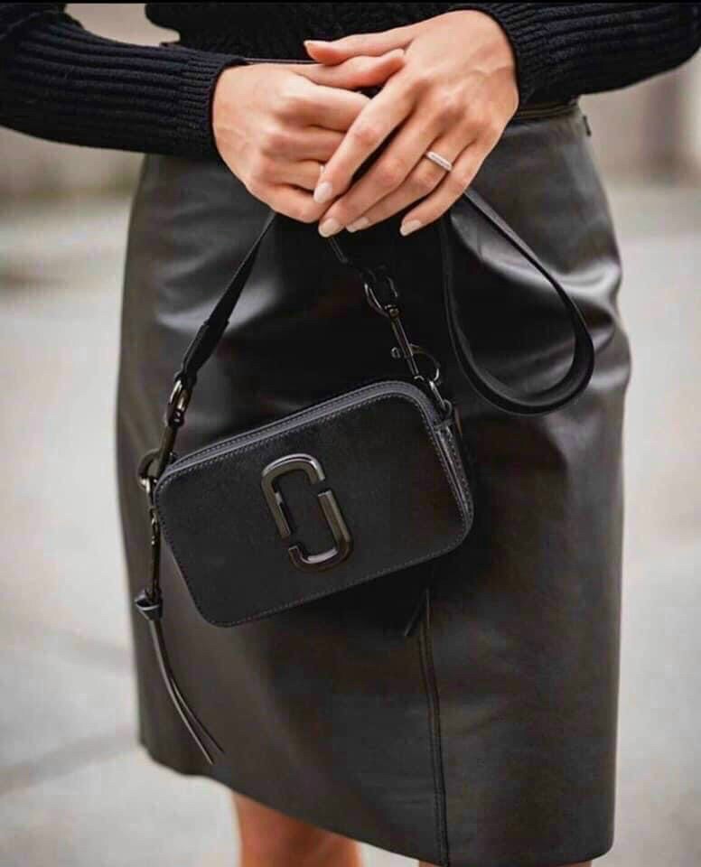 Túi đeo chéo nữ Marc Jacobs da thật màu đen | Túi xách Snapshot Camera bag mẫu mới nhất 2