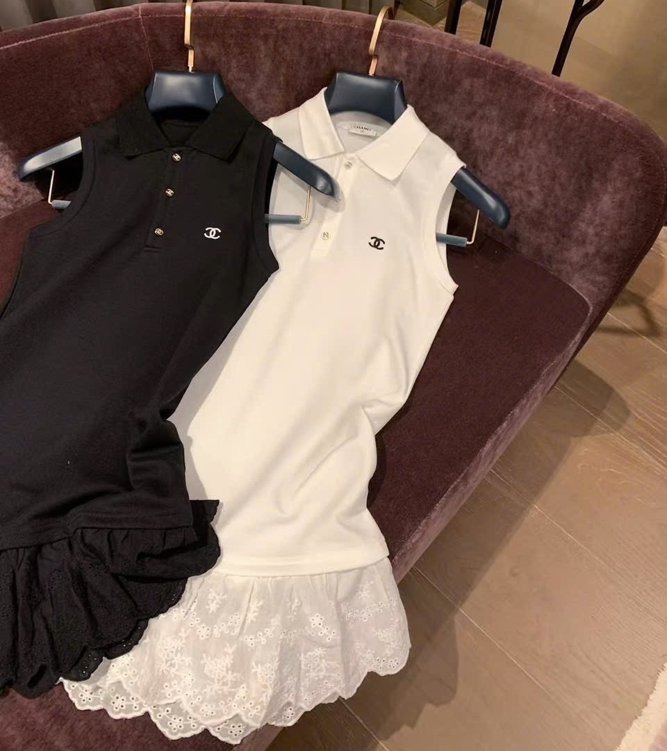 Đầm thun sát nách cổ polo Chanel 3