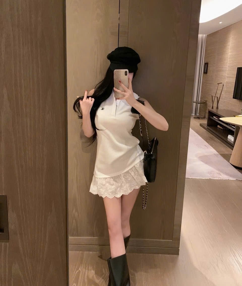 Đầm thun sát nách cổ polo Chanel 6