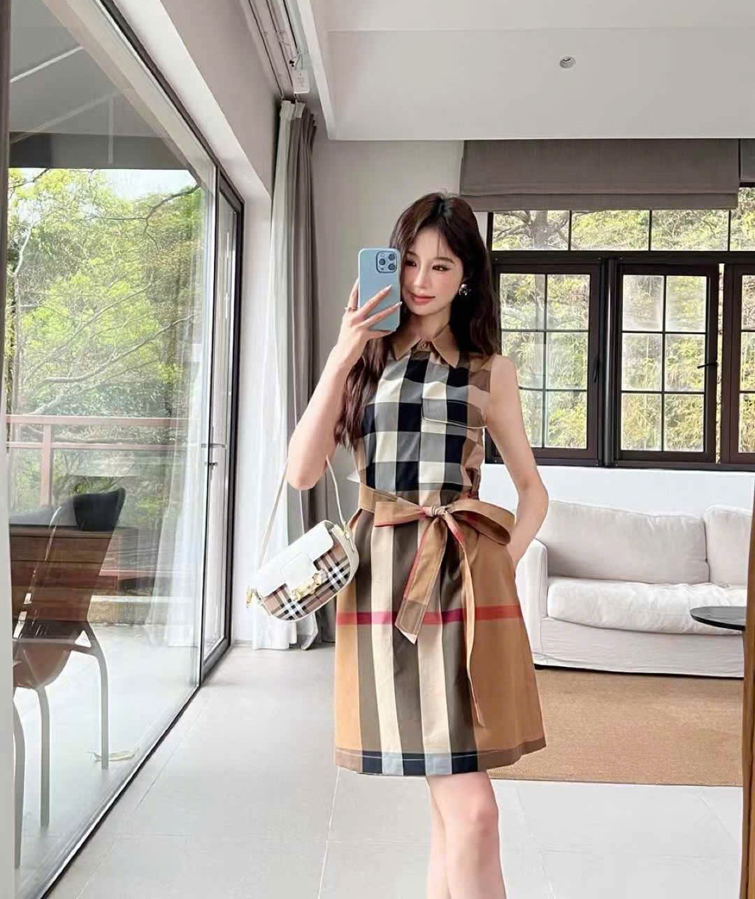 Đầm nữ sát nách nâu sọc đứng Burberry 8