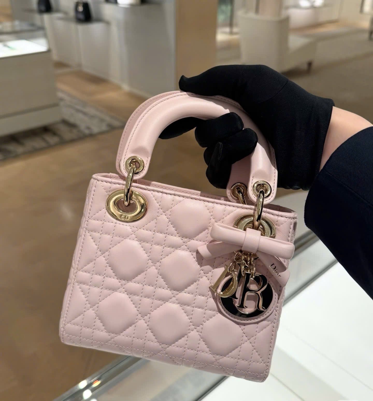 Túi Mini Lady Dior Bag with Chain Rose Soupir Cannage Lambskin 4
