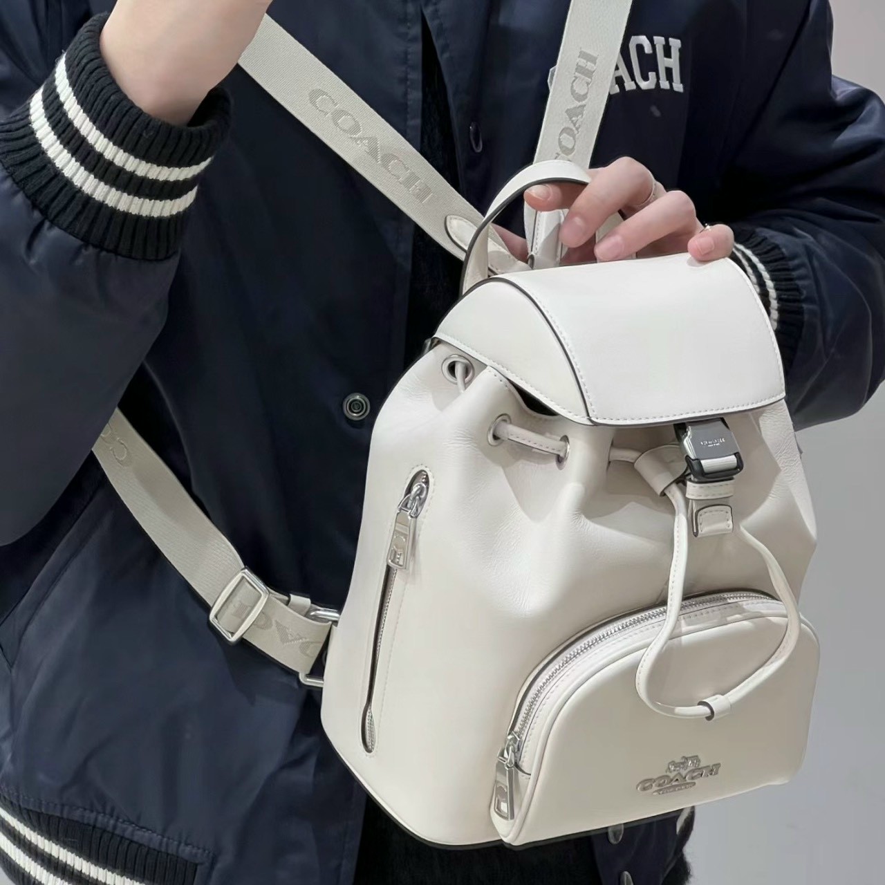 BALO NỮ COACH PACE SILVER CHALK REFINED CALF LEATHER BACKPACK CR100 6