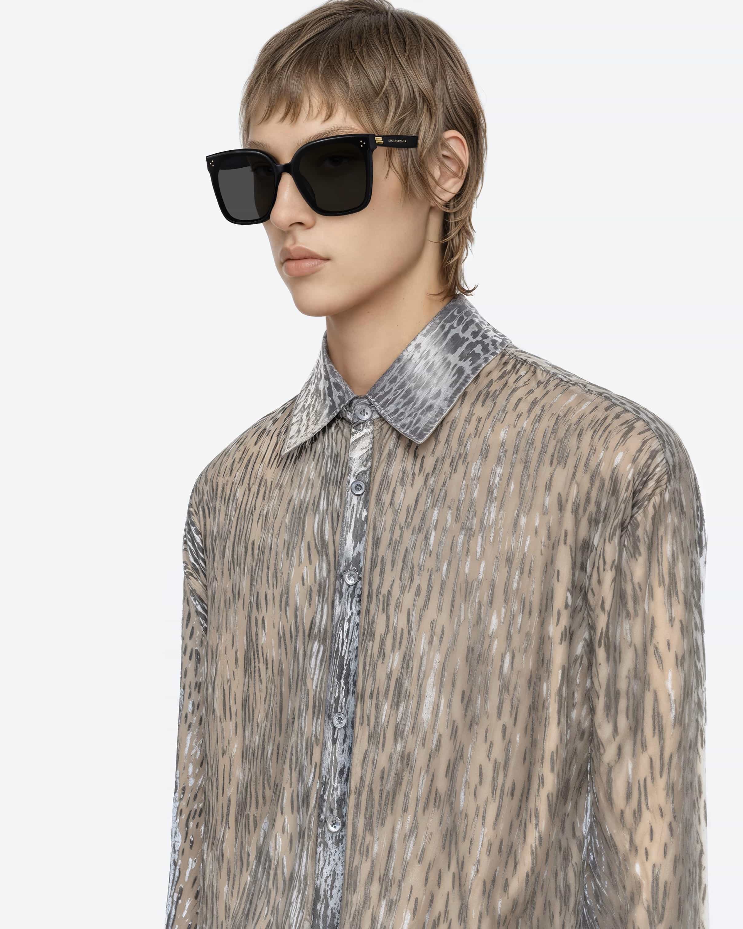 Kính Gentle Monster New Her 01 Classic Square Sunglasses With a Black Acetate Frame 7