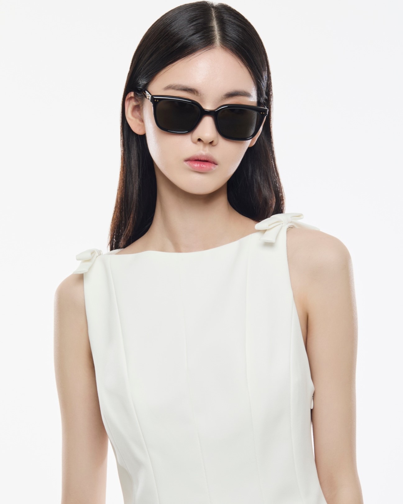 Mắt Kính Gentle Monster Breezebe 01 Black Lenses Black Acetate Frame 26
