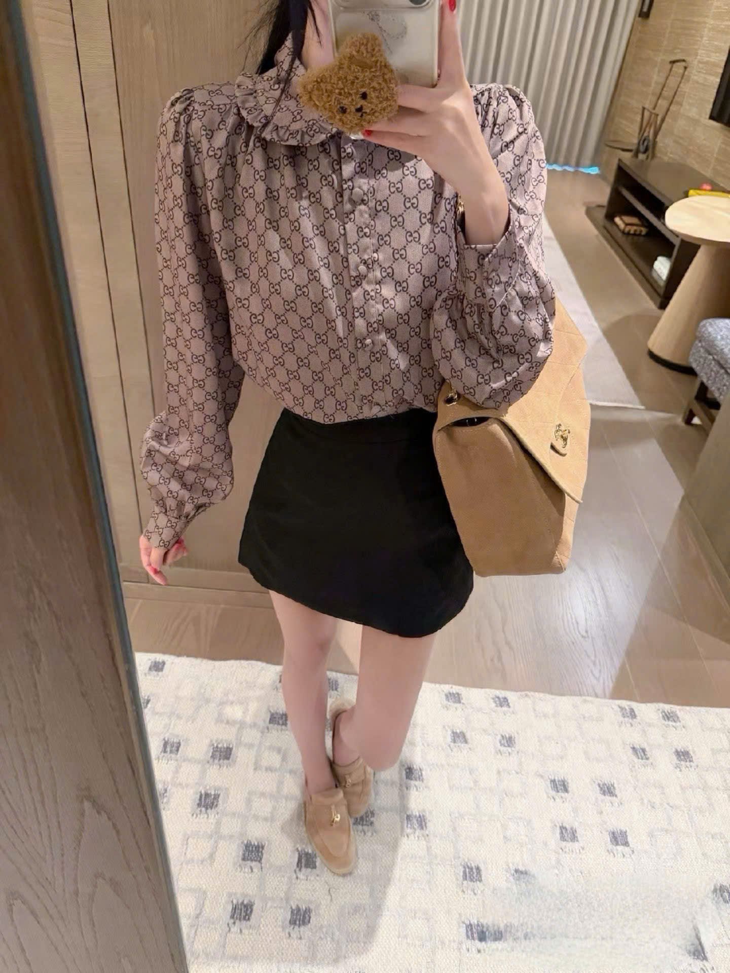 Set áo sơ mi nâu tím chân váy ngắn đen Gucci 4