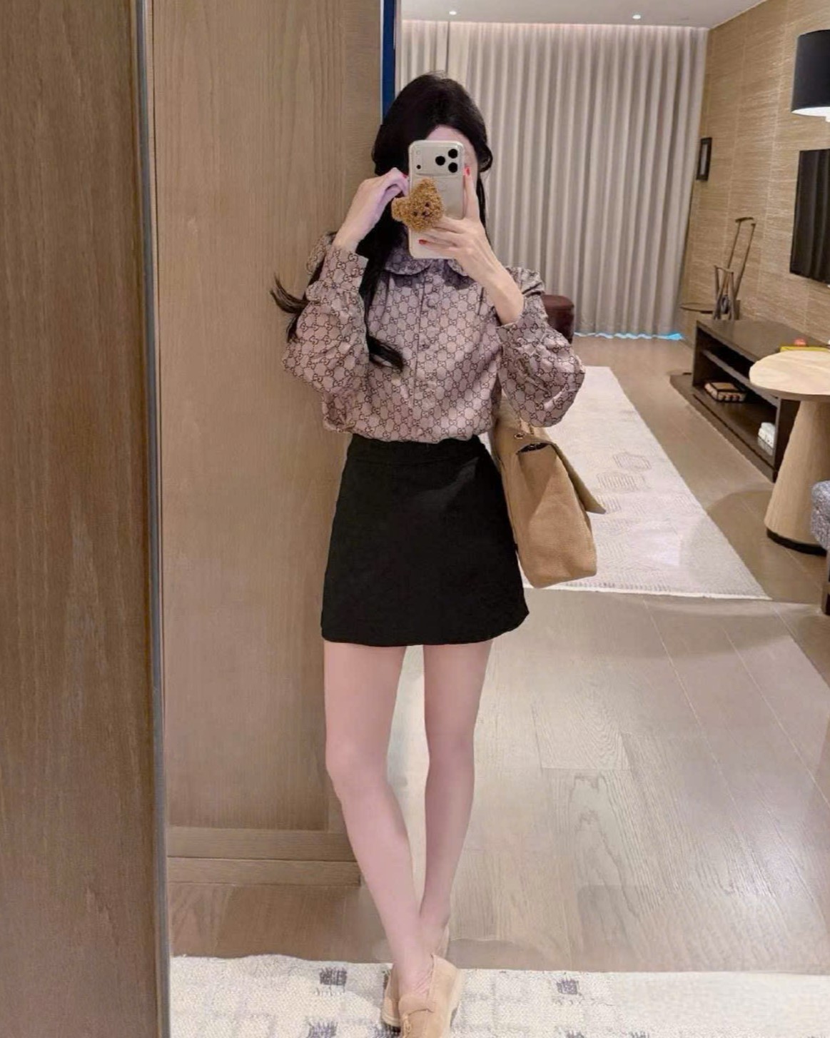 Set áo sơ mi nâu tím chân váy ngắn đen Gucci 6