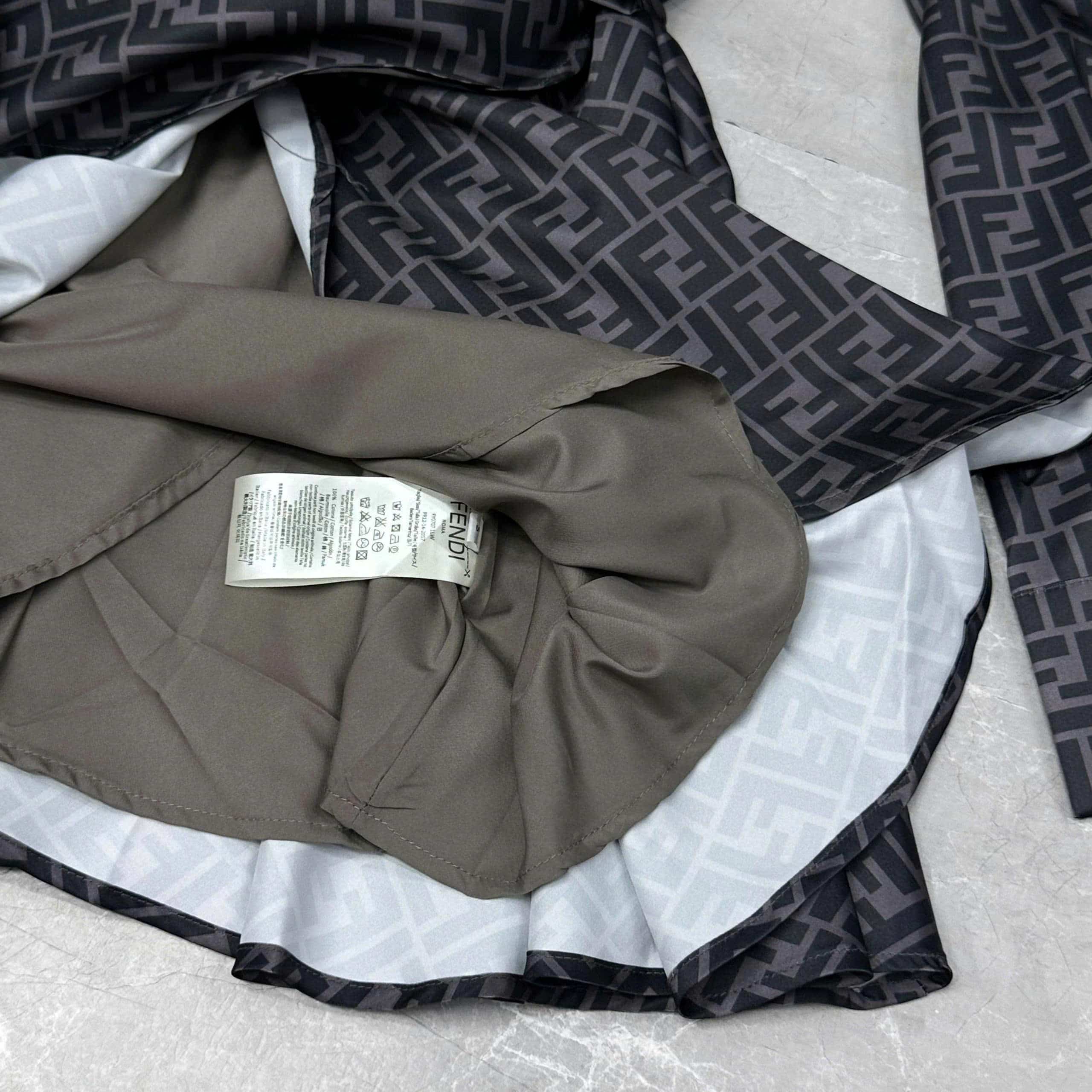 Đầm cổ vest dáng xòe Fendi 4