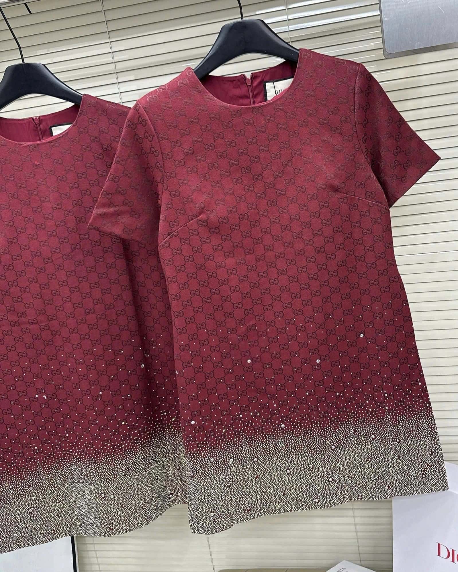 Áo đầm nữ đỏ Gucci đính đá 2
