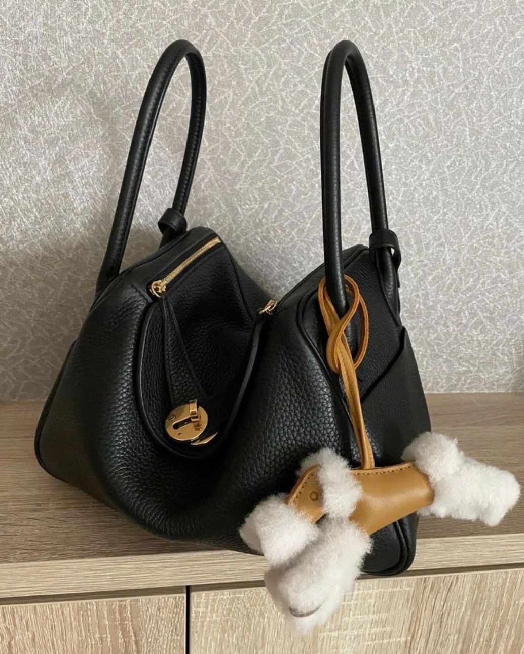Túi Hermes Lindy Bag 26 Clémence Calfskin Bag Black 7