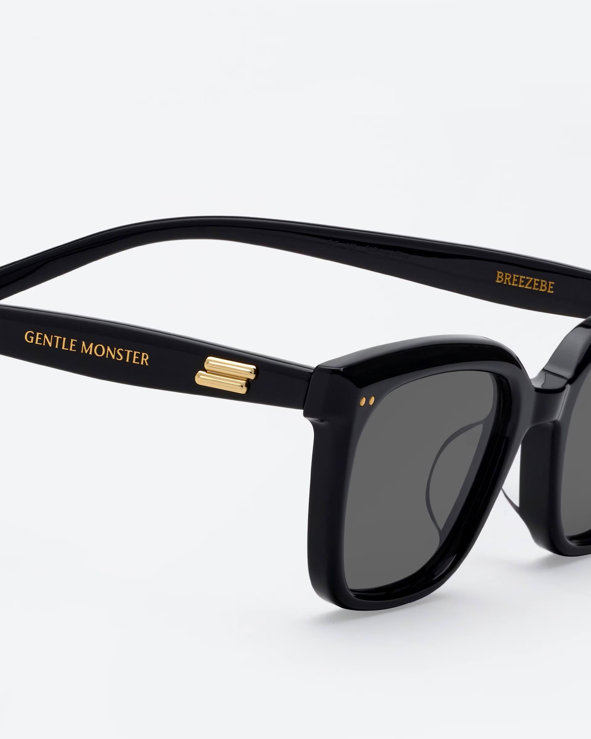 Mắt Kính Gentle Monster Breezebe 01 Gray Lenses Black Acetate Frame 1