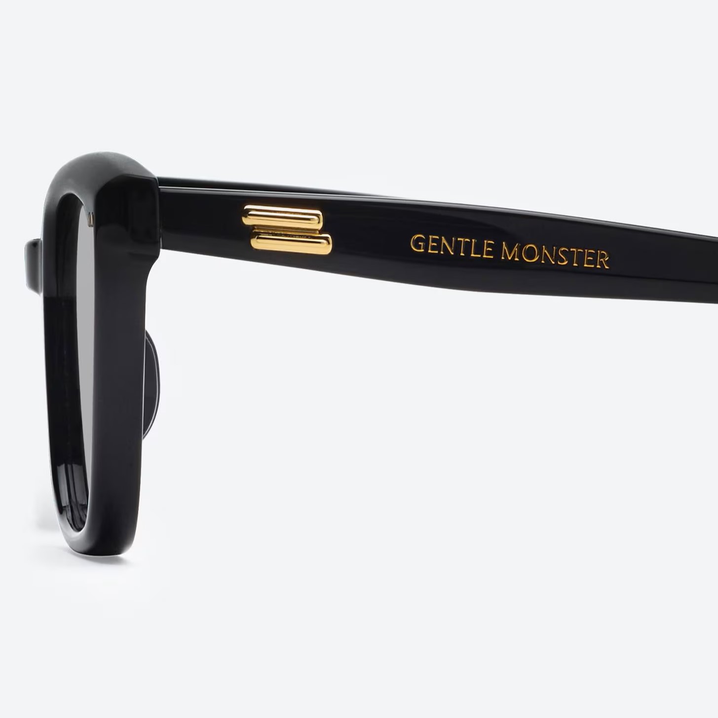 Mắt Kính Gentle Monster Breezebe 01 Gray Lenses Black Acetate Frame 16