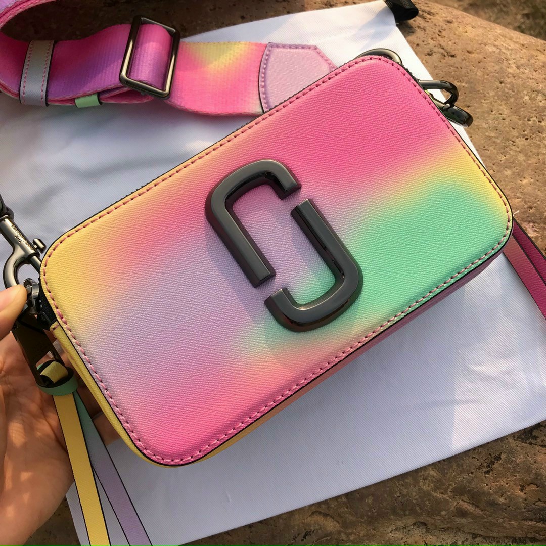 Túi đeo chéo nữ Marc Jacobs Airbrush da thật | Túi xách Snapshot Camera bag mẫu mới nhất 2