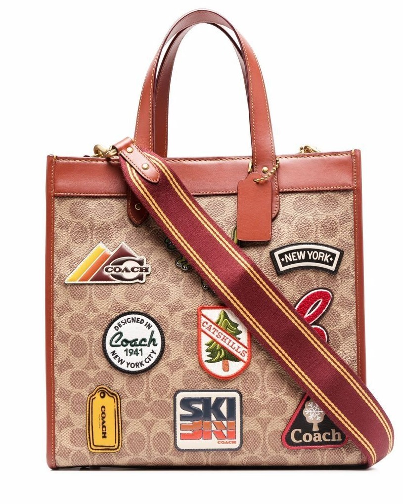 TÚI ĐEO CHÉO COACH FIELD TOTE IN SIGNATURE CANVAS WITH PATCHES 13