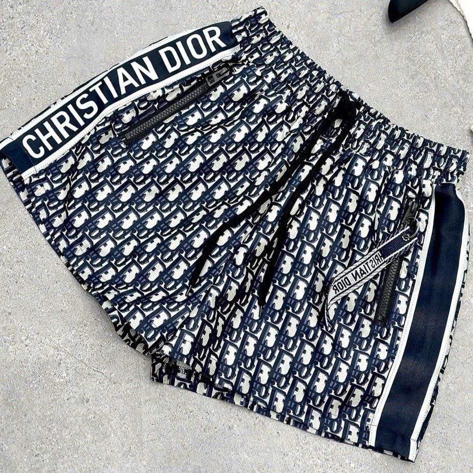 Set áo thun trắng họa tiết quần short có khóa túi Dior 7