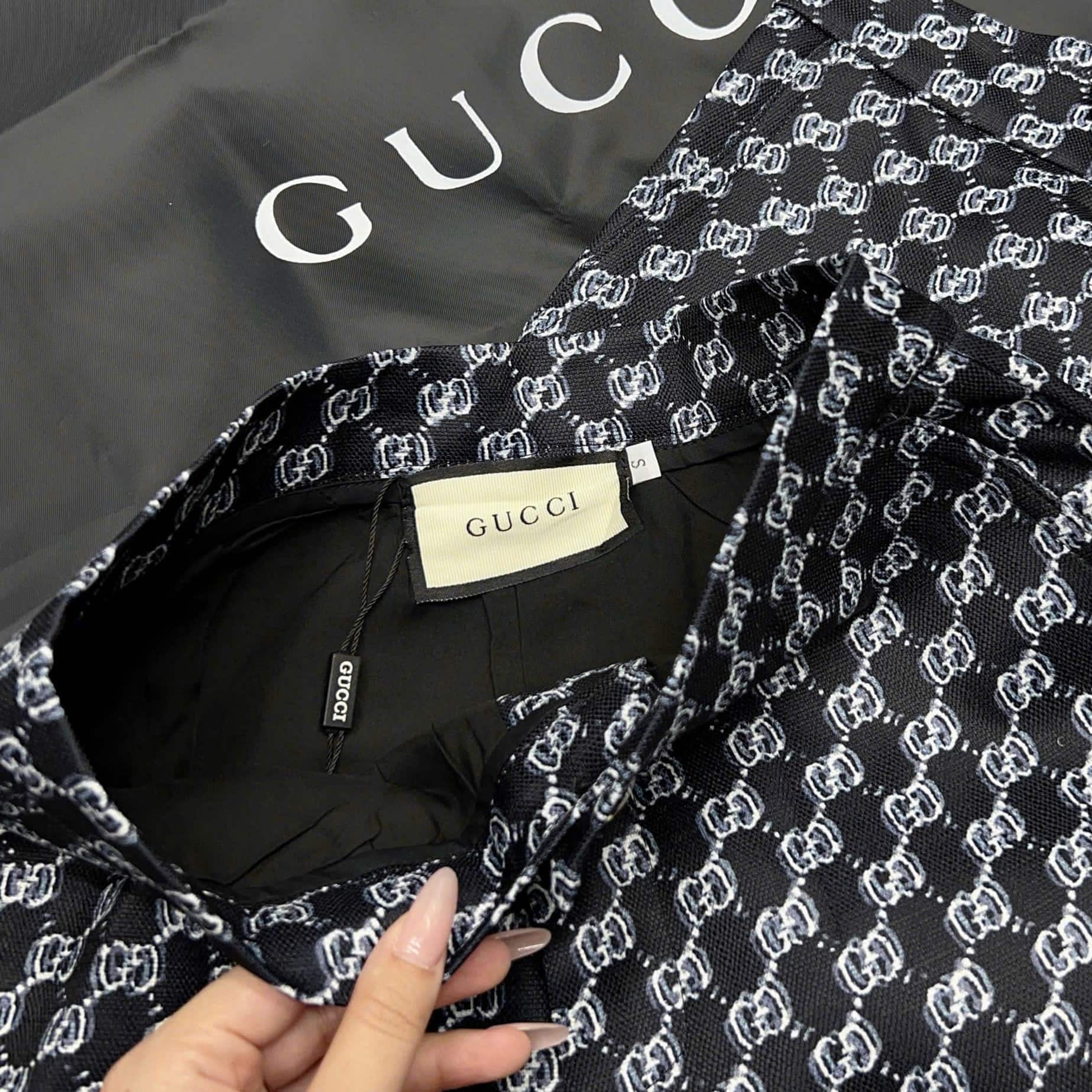 Quần short nữ quần vải họa tiết hãng Gucci 3