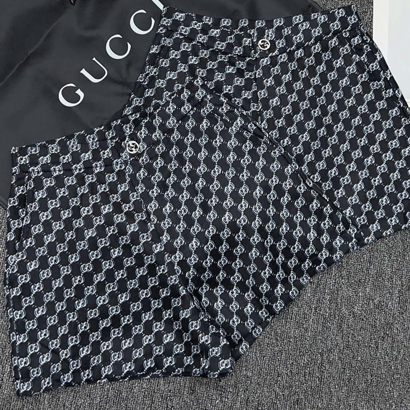 Quần short nữ quần vải họa tiết hãng Gucci 8