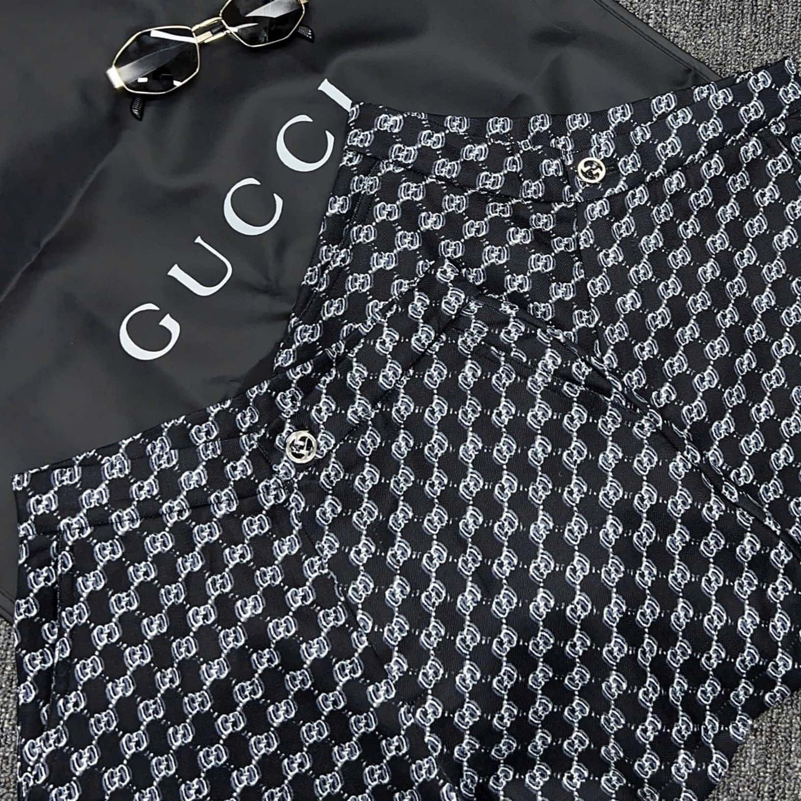 Quần short nữ quần vải họa tiết hãng Gucci 9