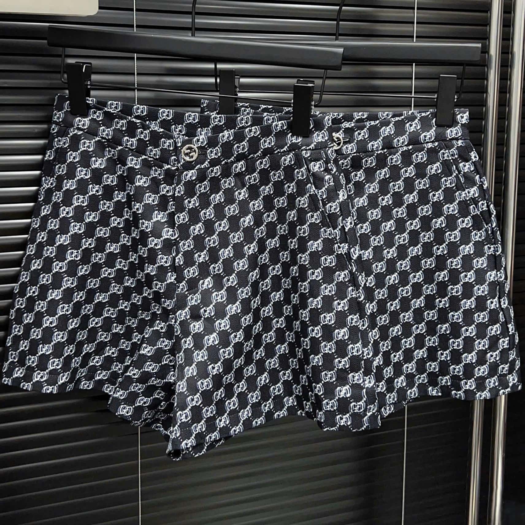 Quần short nữ quần vải họa tiết hãng Gucci 11
