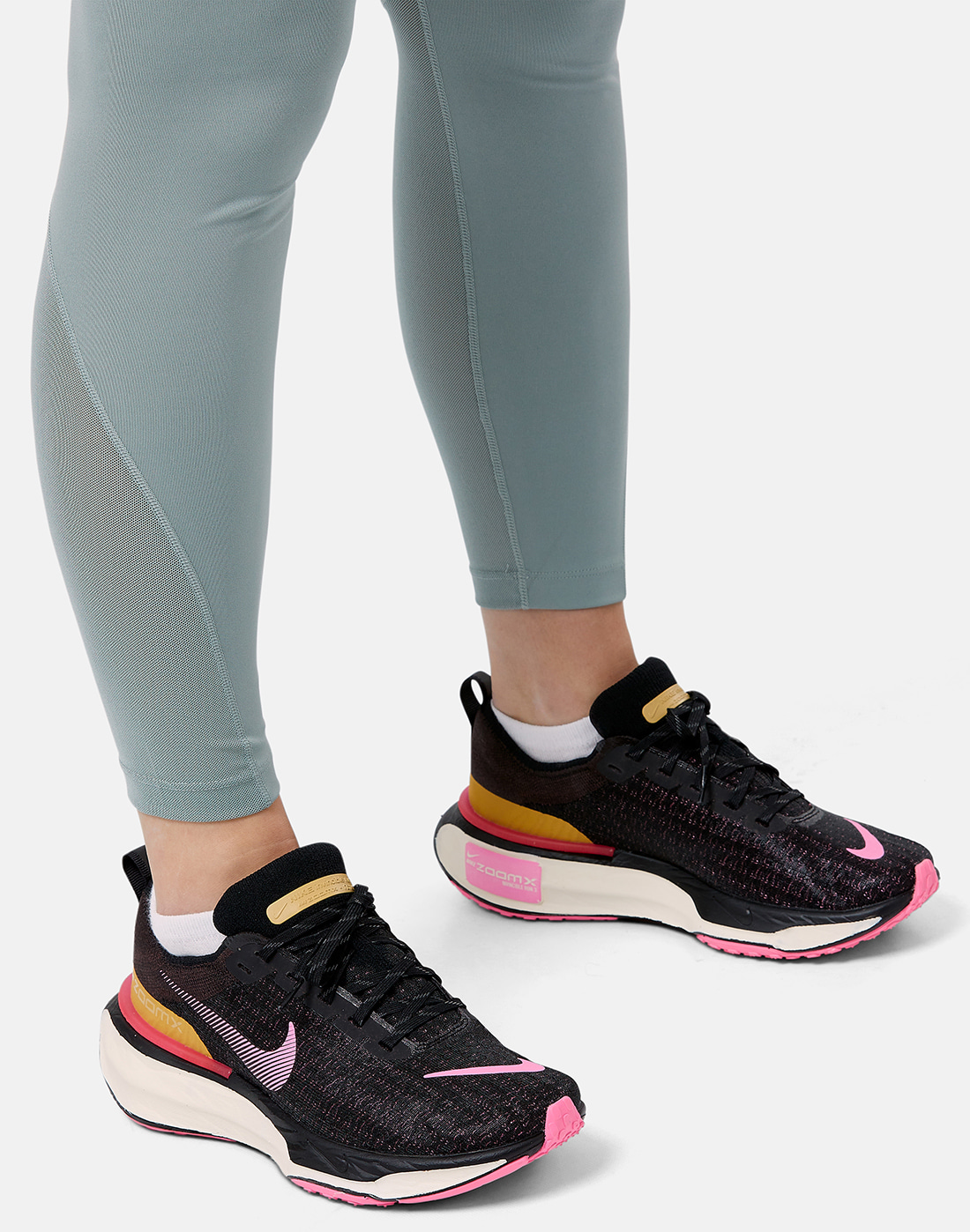 GIÀY THỂ THAO NỮ NIKE WOMENS ZOOMX INVINCIBLE RUN FLYKNIT 3 DR2660-200 8
