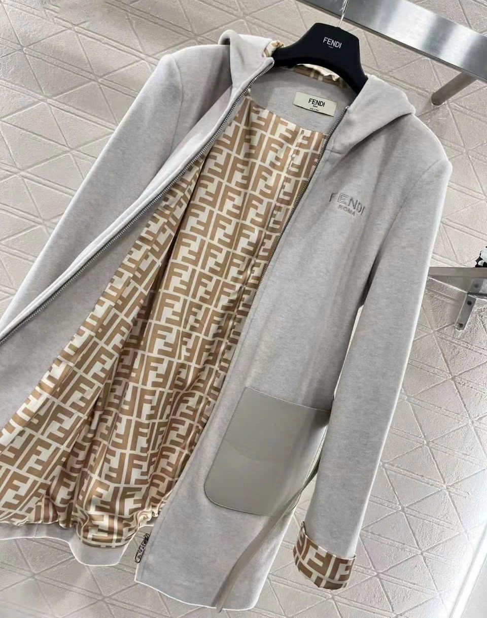 Áo khoác dạ có nón Fendi 3