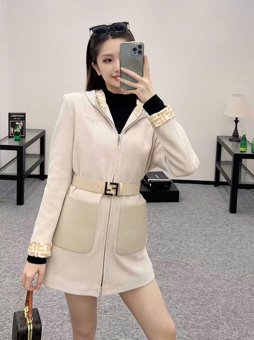 Áo khoác dạ có nón Fendi 10