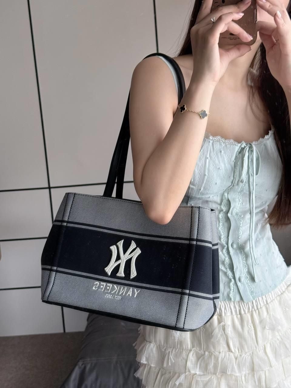 Túi Tote MLB Varsity Lettering Canvas Tote Bag New York Yankees 3ABQB015N-50BKS 11