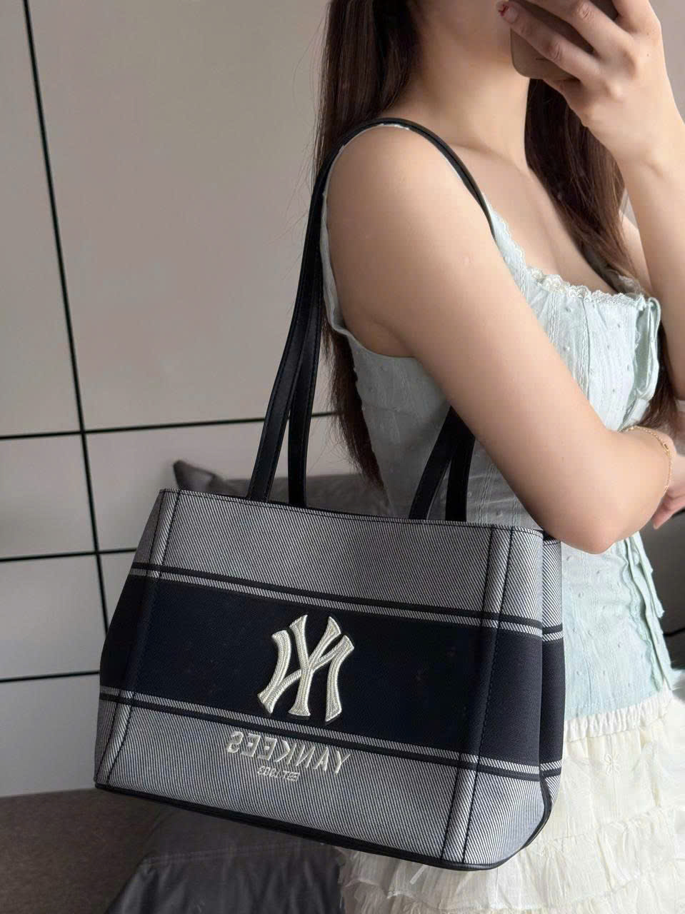 Túi Tote MLB Varsity Lettering Canvas Tote Bag New York Yankees 3ABQB015N-50BKS 12