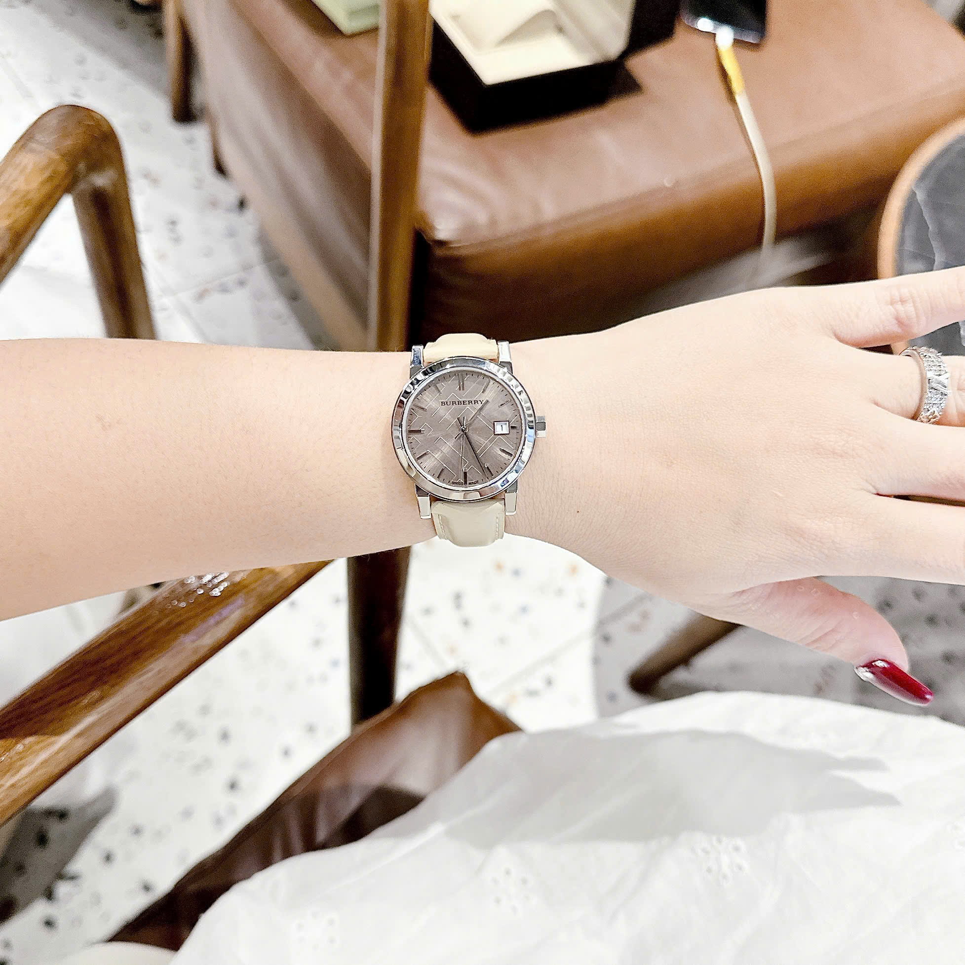 Đồng hồ nữ Burberry Ladies Watch The City Check Neutral Silver BU9107 7