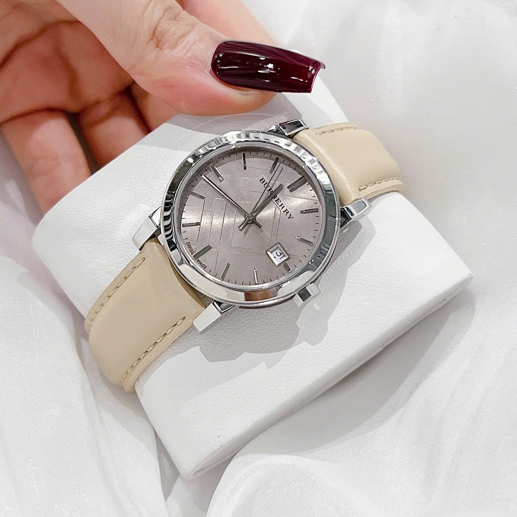 Đồng hồ nữ Burberry Ladies Watch The City Check Neutral Silver BU9107 6