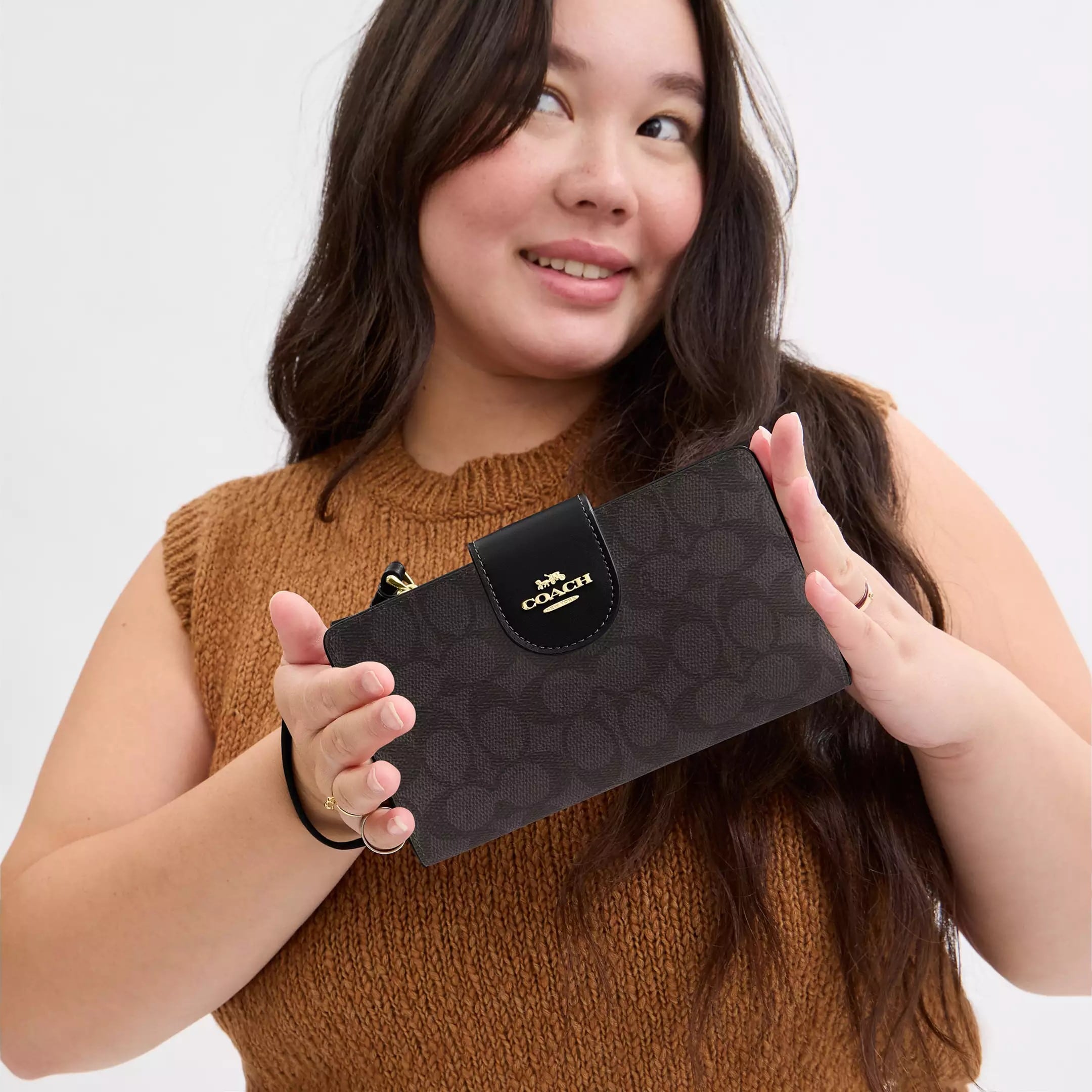 Ví điện thoại Coach nữ Phone Wallet In Signature Canvas Walnut Black CW780 4