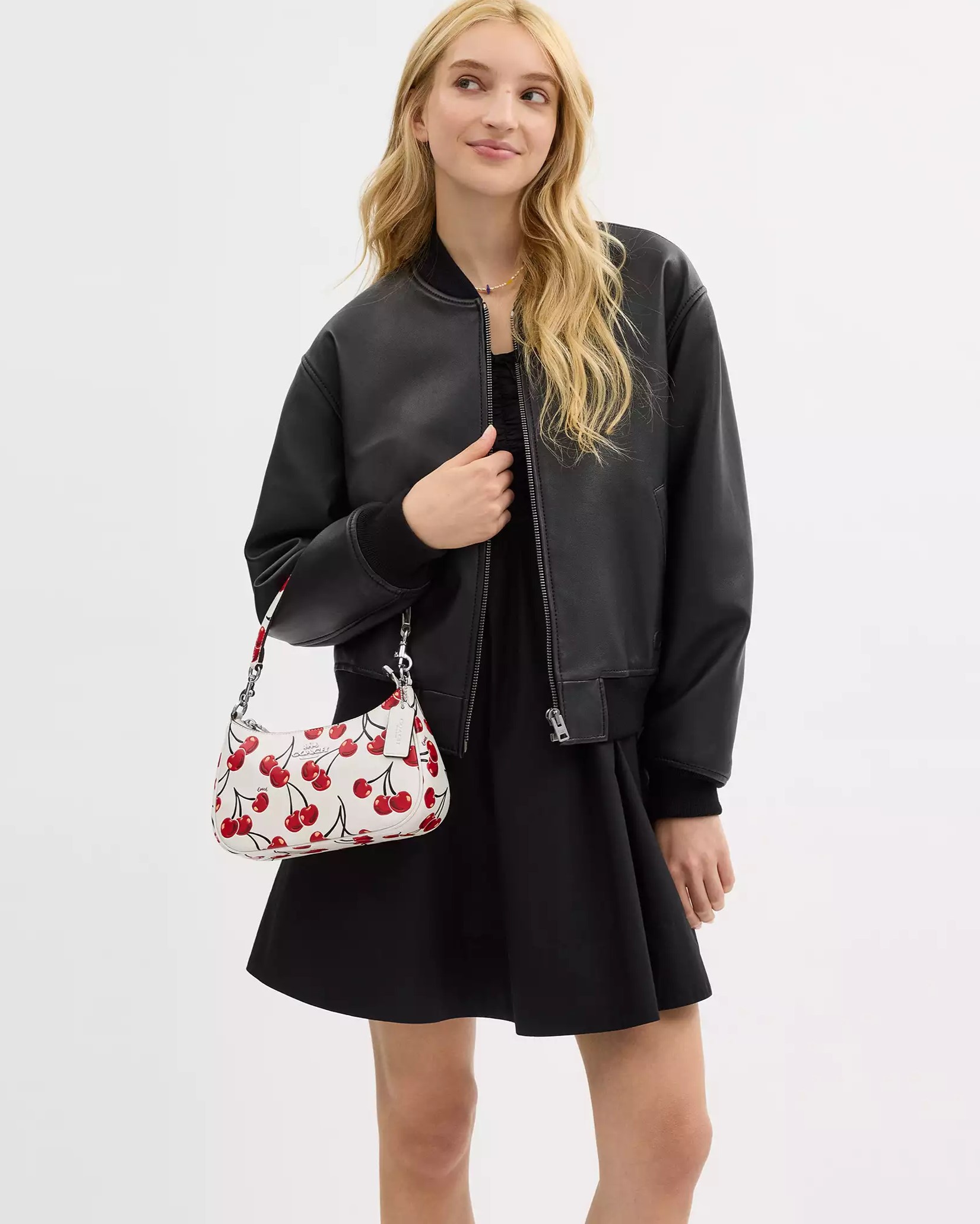Túi kẹp nách Coach Teri Shoulder Bag With Cherry Print Chalk Multi CZ774 9