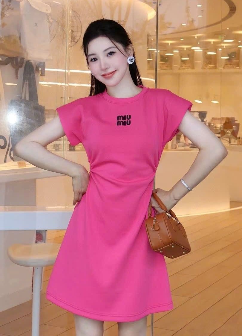 Đầm nữ cổ tròn hồng đen Miu Miu 1