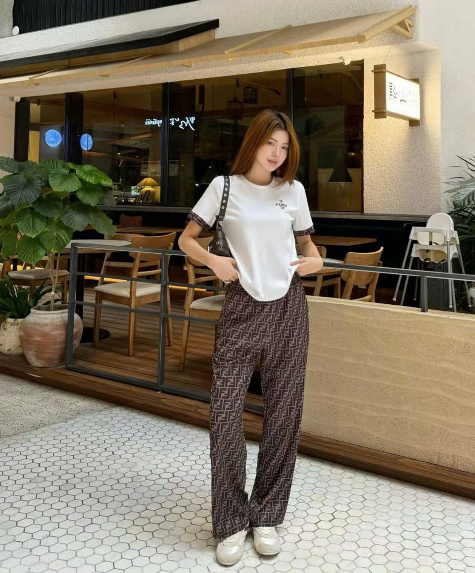 Set bộ nữ áo thun trắng quần dài lụa Fendi 7
