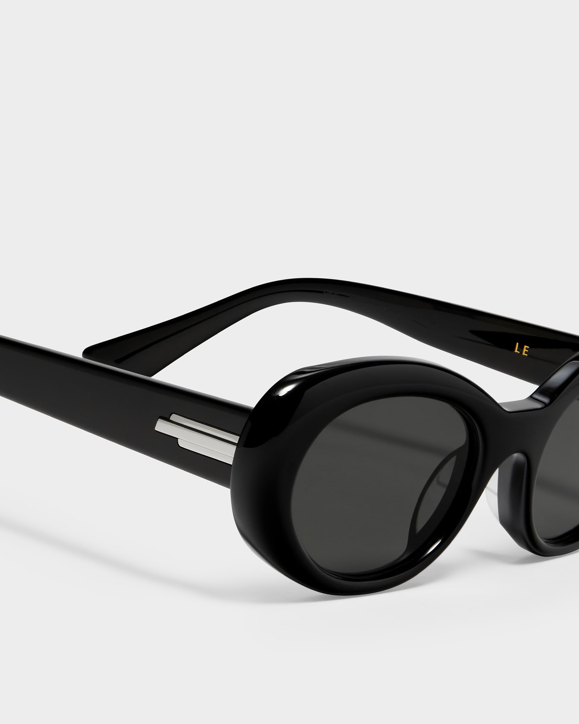Mắt kính thời trang Gentle Monster Le 01 Acetate Cat-eye Frame 4
