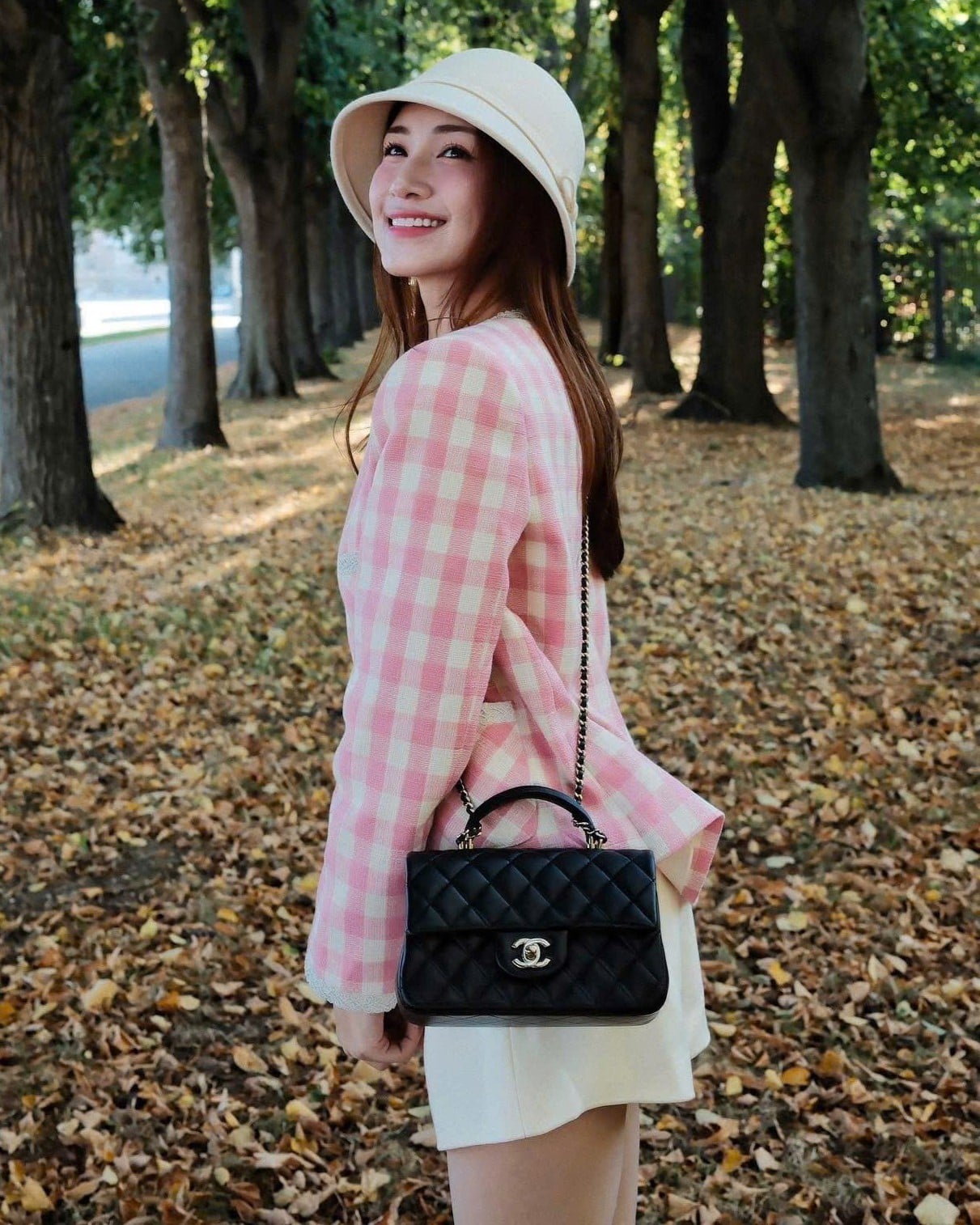 Túi Chanel Mini Classic Handbag With Top Handle Black 3