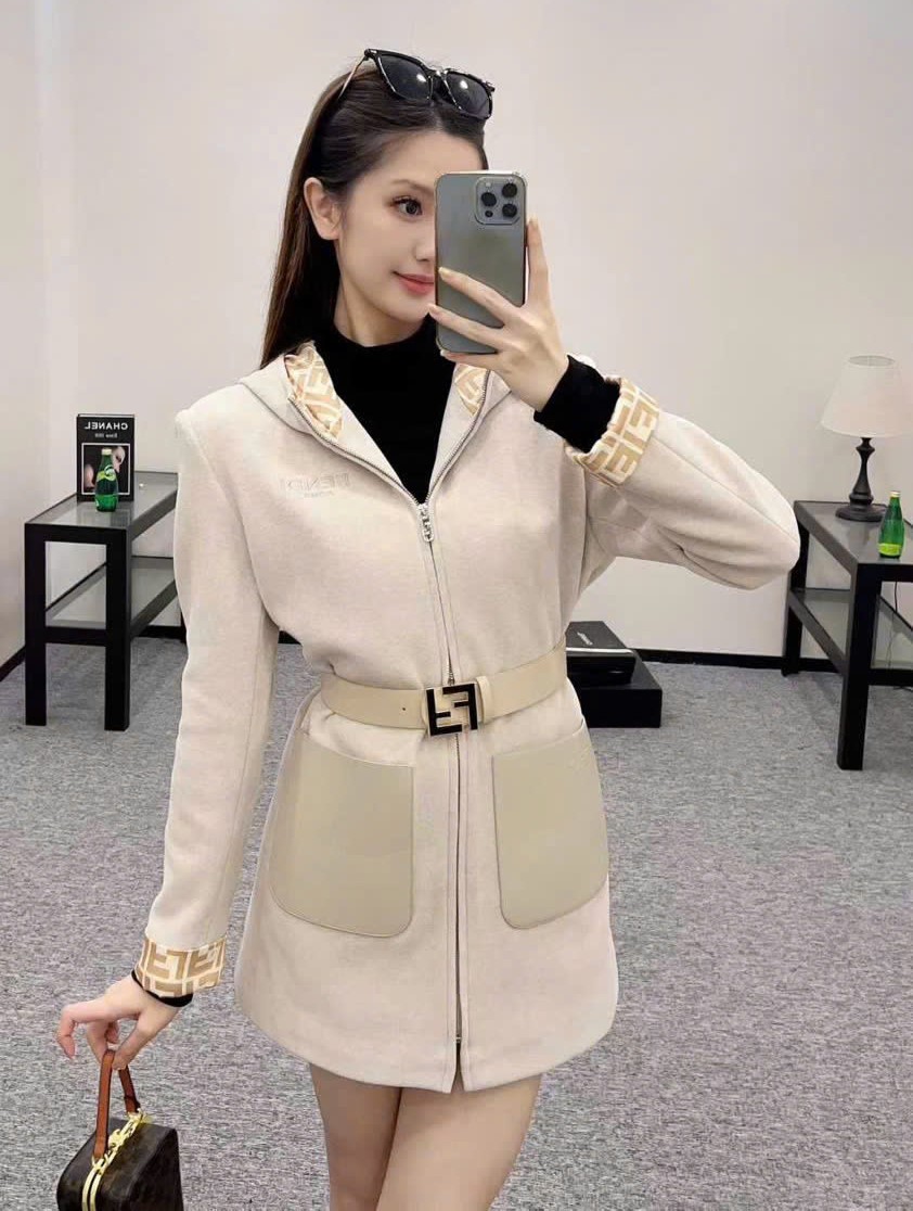 Áo khoác dạ có nón Fendi 12