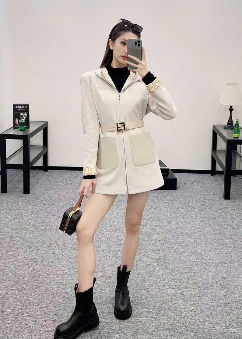 Áo khoác dạ có nón Fendi 18