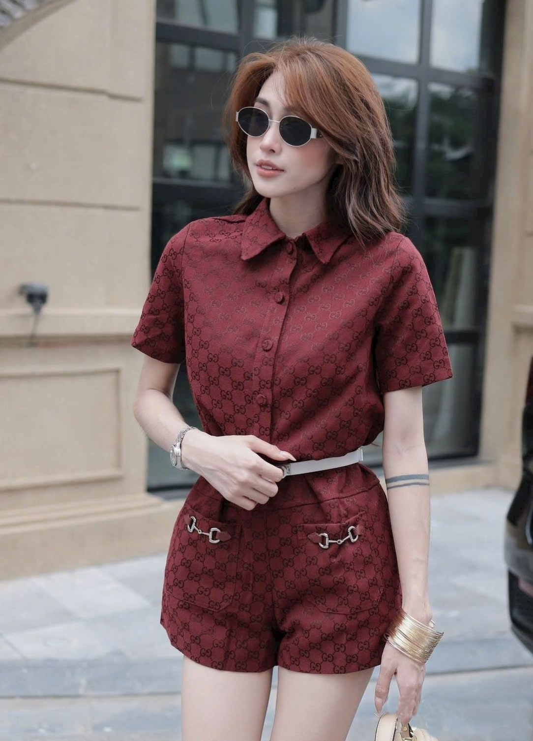 Bộ jumpsuit đỏ kèm thắt lưng nữ Gucci 3