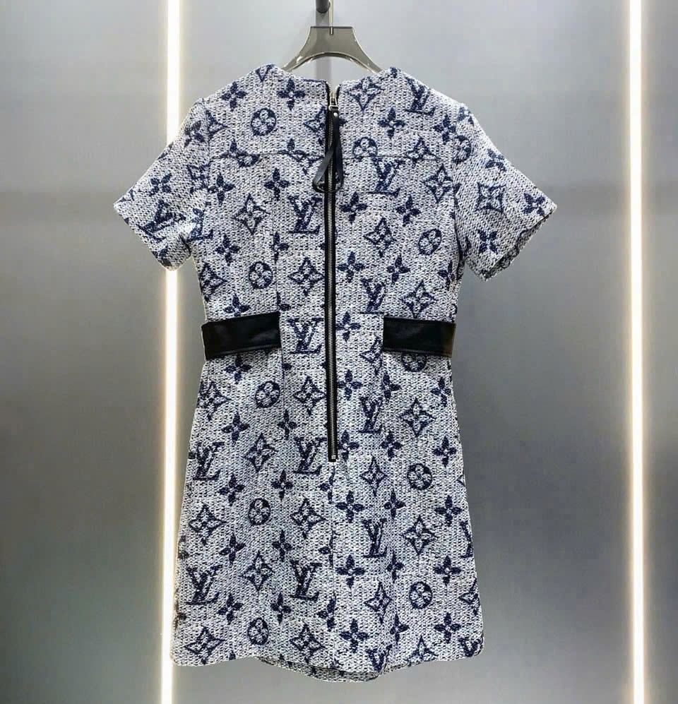 Áo đầm dạ xám tay ngắn LV 5