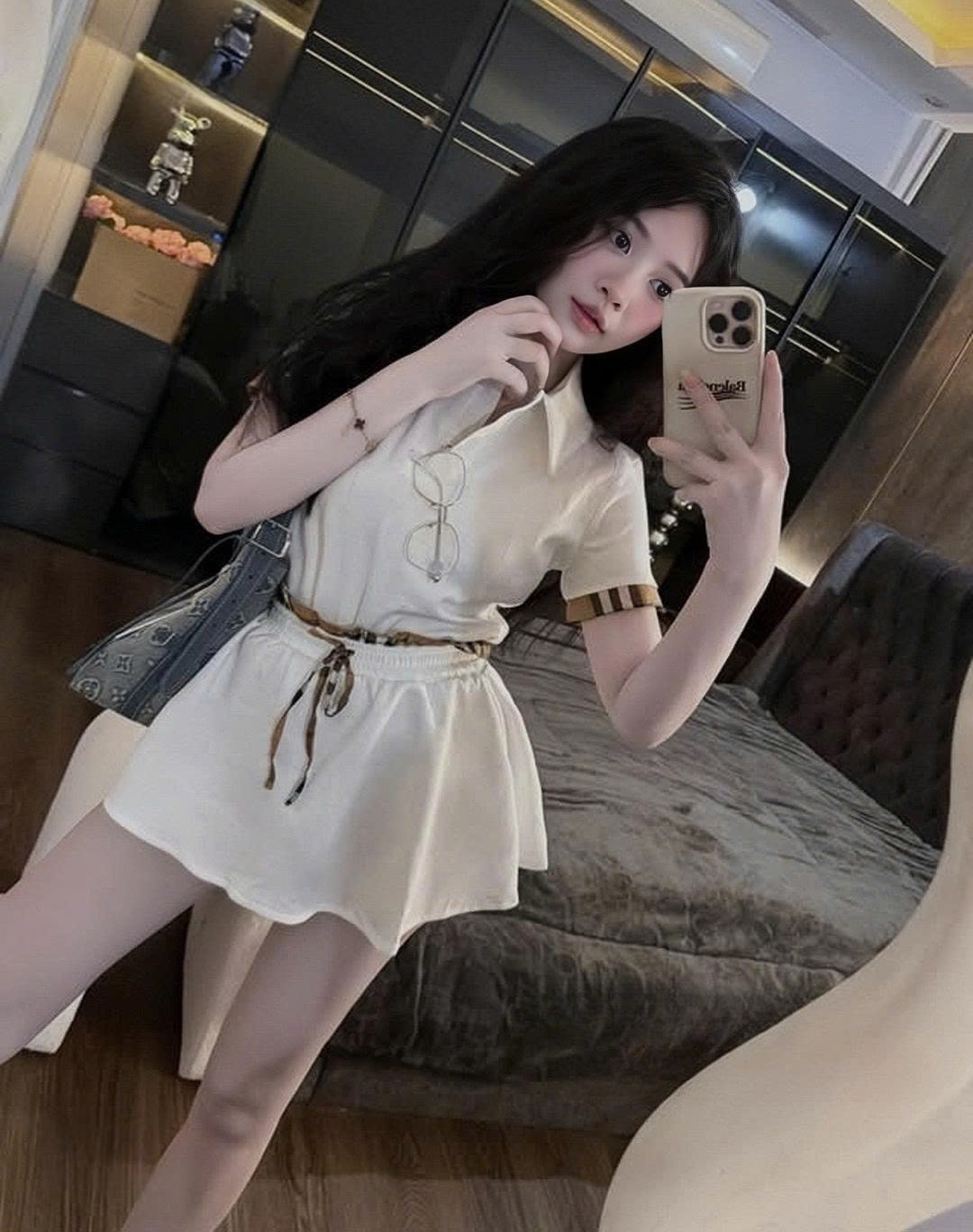 Set áo váy thun ngắn trắng Burberry 1