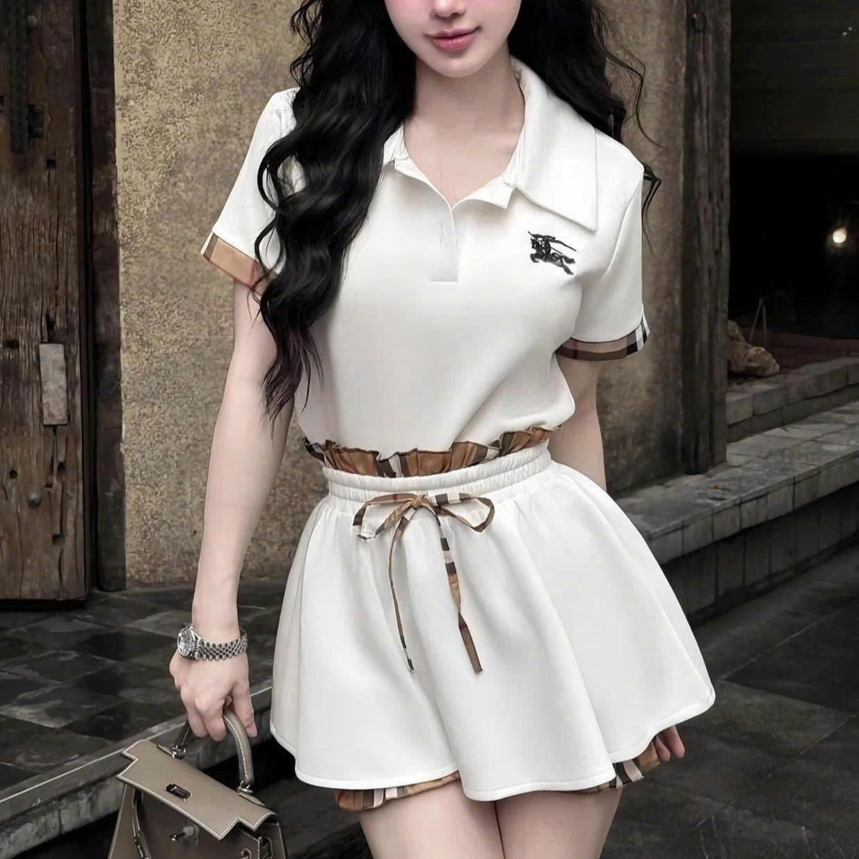 Set áo váy thun ngắn trắng Burberry 4